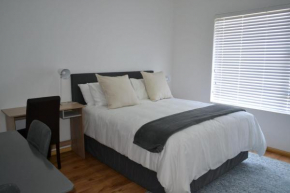 6 Kiaat Suites